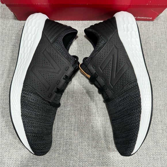 NEW BALANCE Shoes Big Kids Size 6.5 - Picture 4 of 8